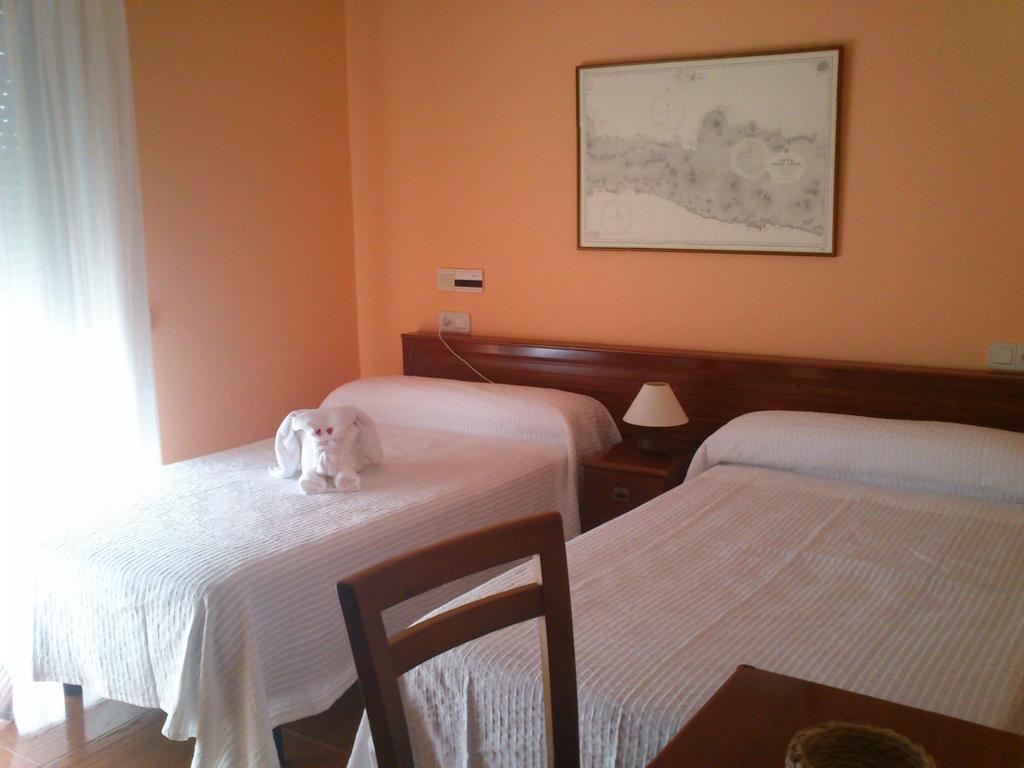 Hotel Brisamar Banugues Room photo