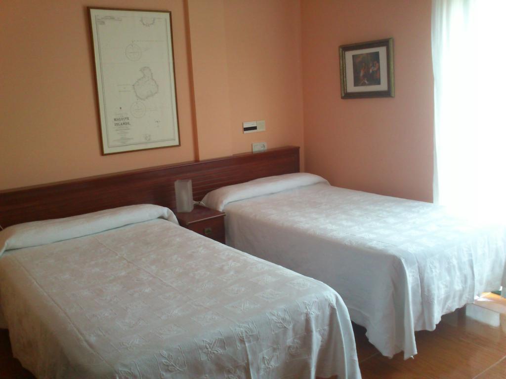 Hotel Brisamar Banugues Room photo